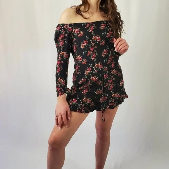 Urban Outfitters Floral Romper - Medium - Picture 1 of 15